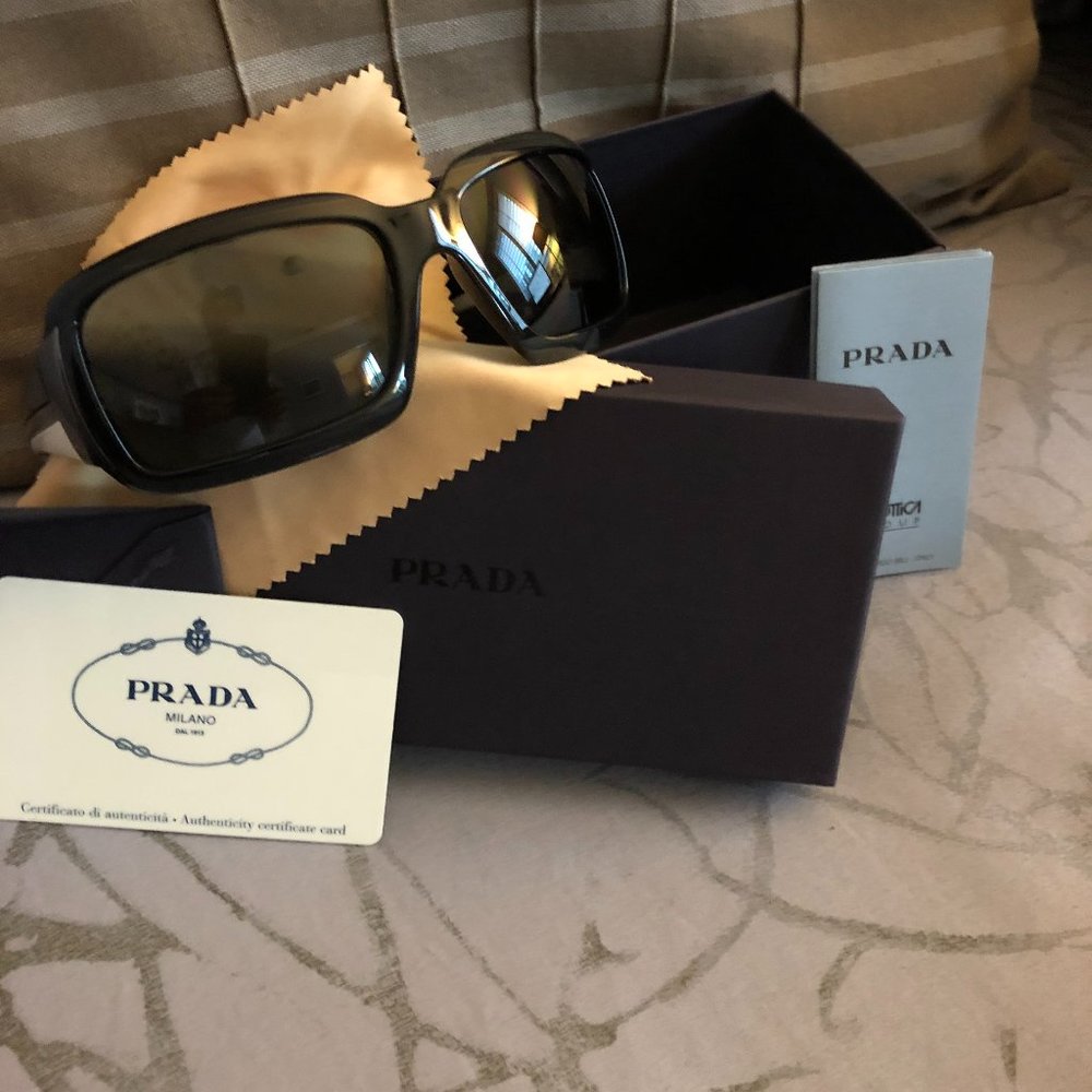 PRADA Authentic Stylish Sunglasses